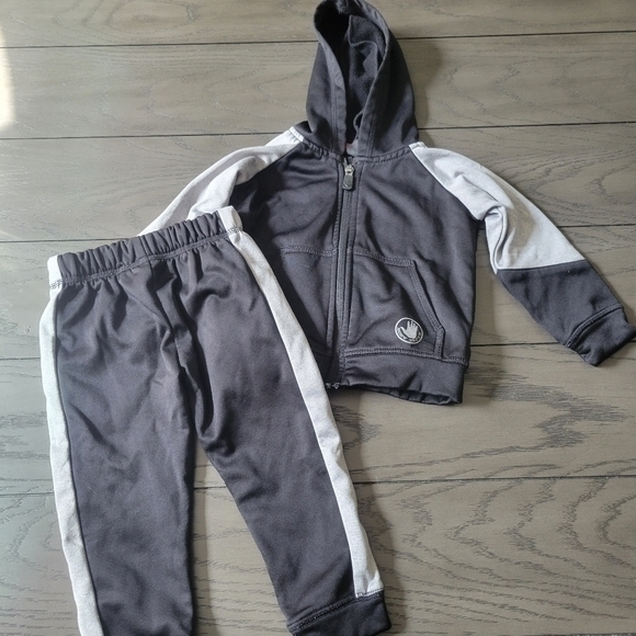 Body glove boys joggers and hoodie size 2T preloved - Picture 1 of 3